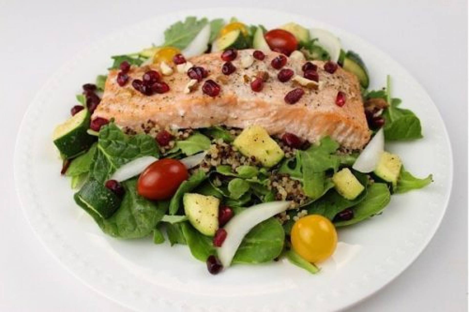 Grilled Salmon Salad with Lemon Poppyseed Vinaigrette